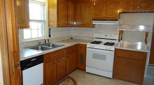 3rd image of 43 Harpoon Ln