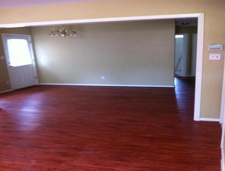 403 Magnolia Ct — Photo 5