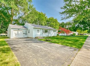 171 Spruce Ln, Rochester, NY 14622