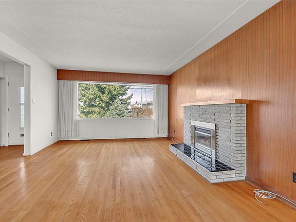 3rd image of 250 Bennett Ave