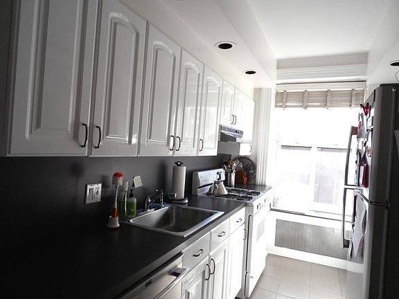 4th image of 145 Montague St APT 2