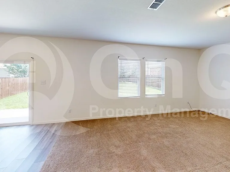 708 Bois D Arc Ln — Photo 7
