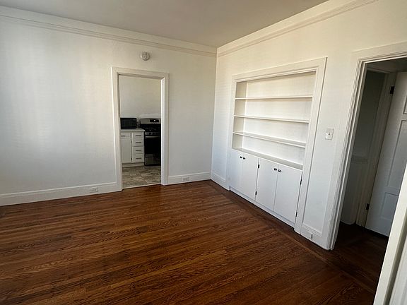 3rd image of 2385 California St APT 8