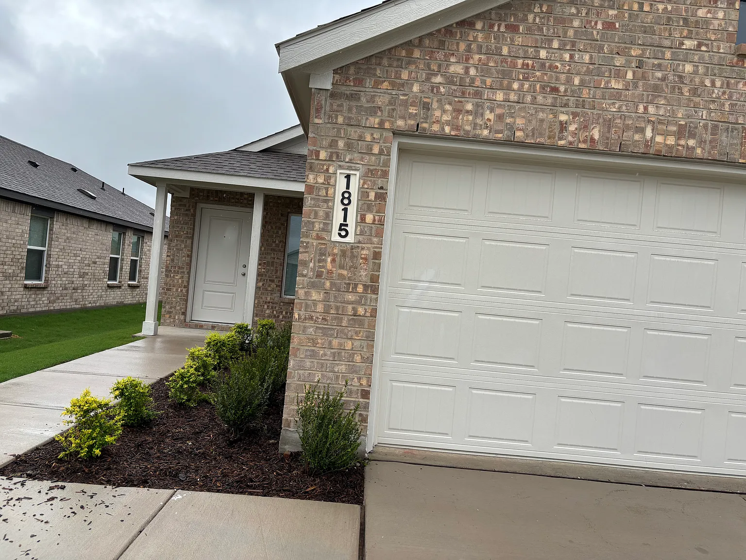 3 bed, 1311 sqft, $2,200 — Photo 3