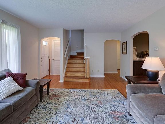 4th image of 95 Chauncey Ln