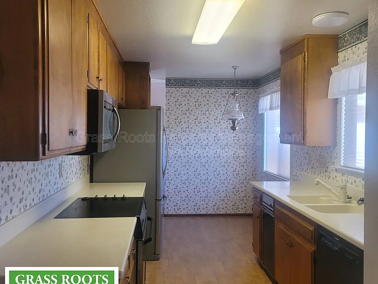 18212 Hummingbird Dr — Photo 3