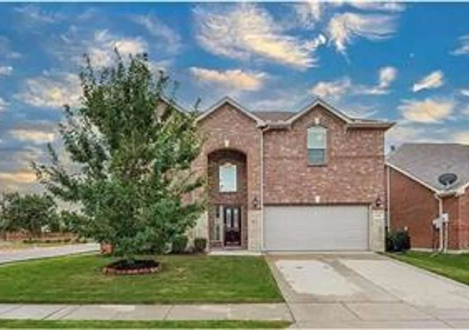 Beautifully maintained 4-bedroom, 2.5-bath home offering the perfect blend of comfort, functional... — Photo 1
