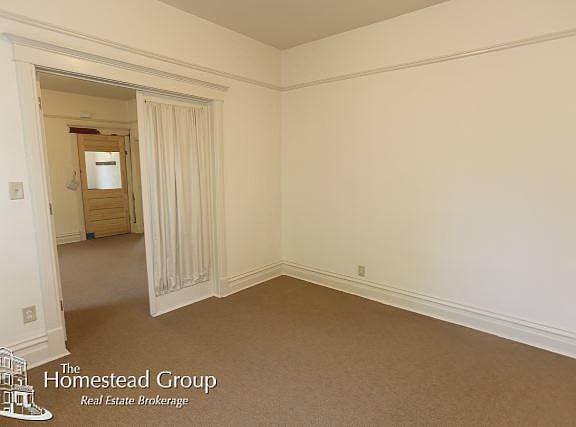 3rd image of 1935 W Berenice Ave #2NDFLR