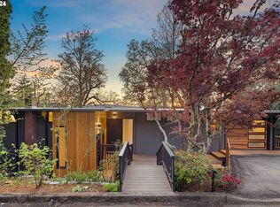 2510 Woodland Dr, Eugene, OR 97403