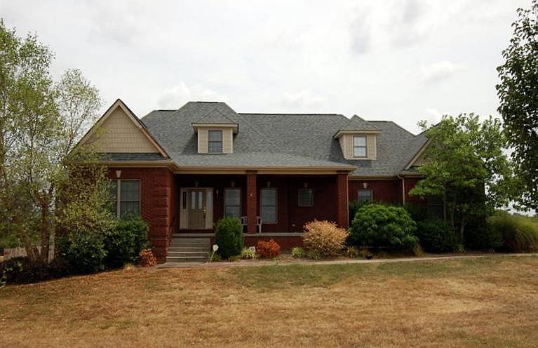 1st image of 205 Colonial Dr