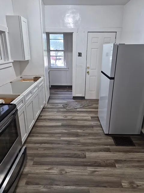 5 bed, 1720 sqft, $1,900 — Photo 2