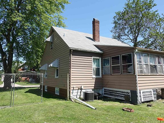 4th image of 1158 E Brooks St