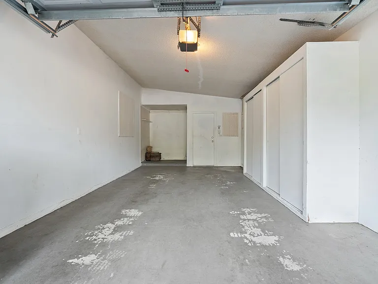 1 car garage