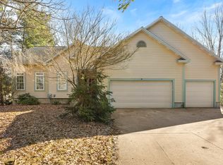 3317 Danglwood Ct, Muskegon, MI 49444