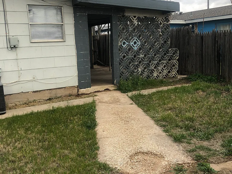 1109 Alameda Ave — Photo 5