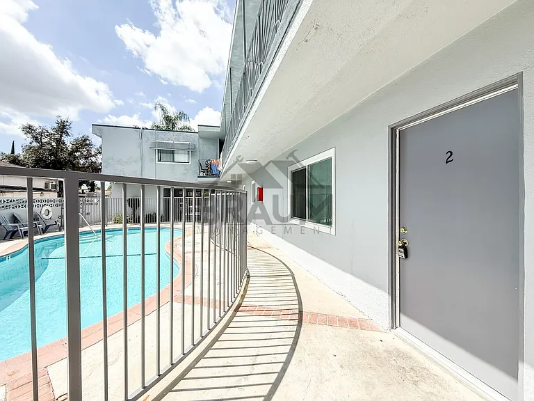 6336 TUJUNGA AVENUE — Photo 14