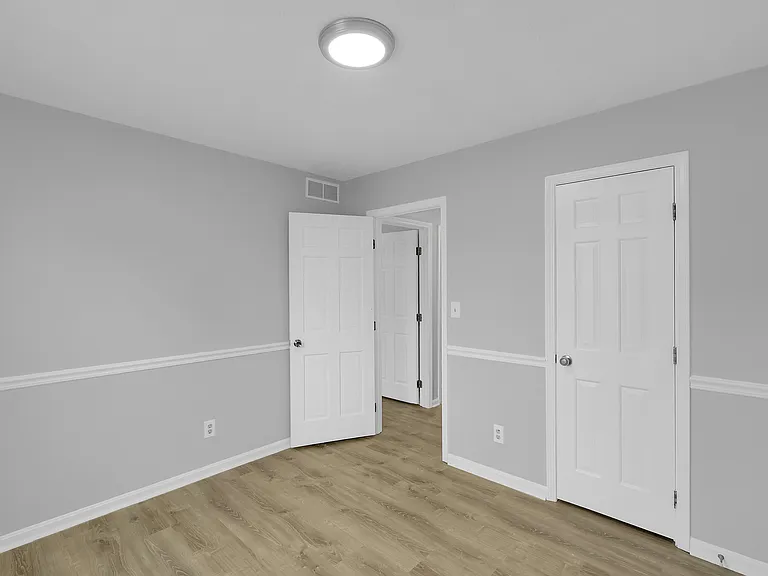 8605 Amerivan Dr — Photo 35