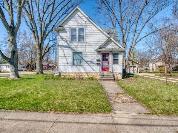 205 N Jackson St, Batavia, IL 60510