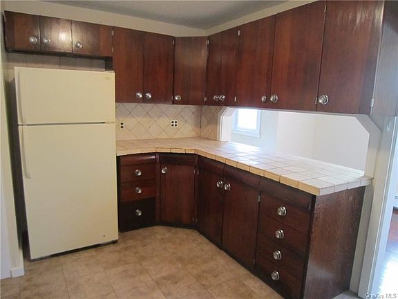 4th image of 53B Ferdon Ave