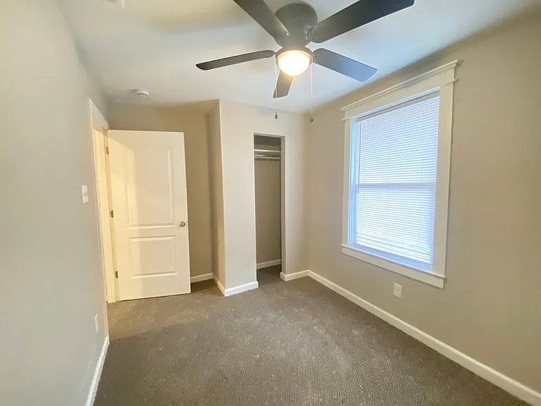 312 W 20th St — Photo 12