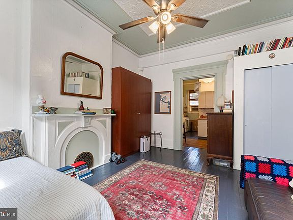 5th image of 131 Pemberton St
