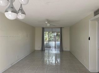 Deerfield Lake Condominiu, Deerfield Beach, FL 33441