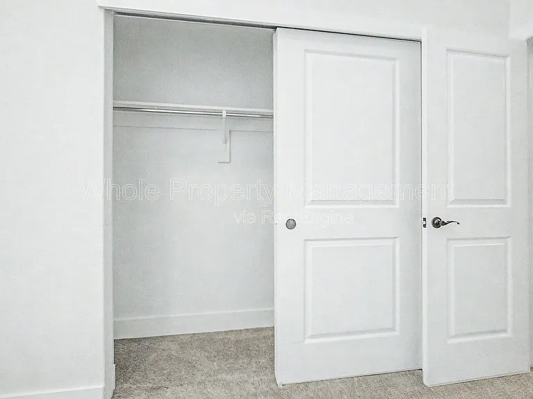 2514 Clermont St — Photo 12