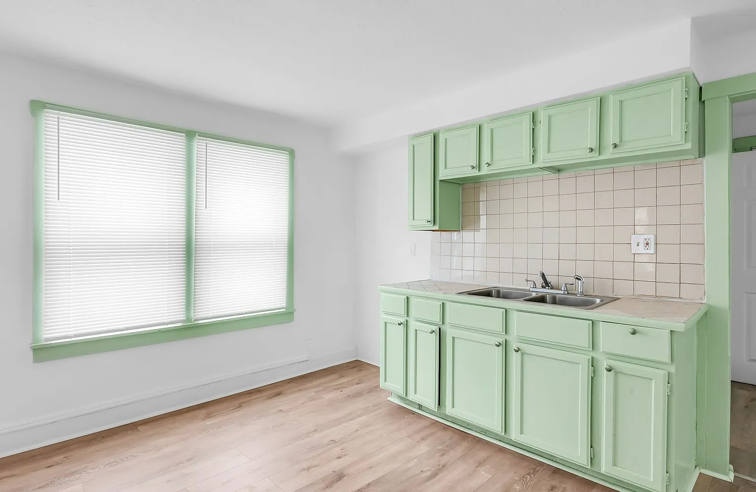 509 East 143rd Street, Unit Unit B — Photo 1