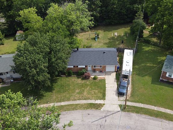 5th image of 216 Chamberlin Dr