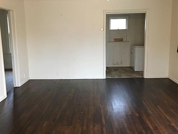 2nd image of 2609 E Archer St