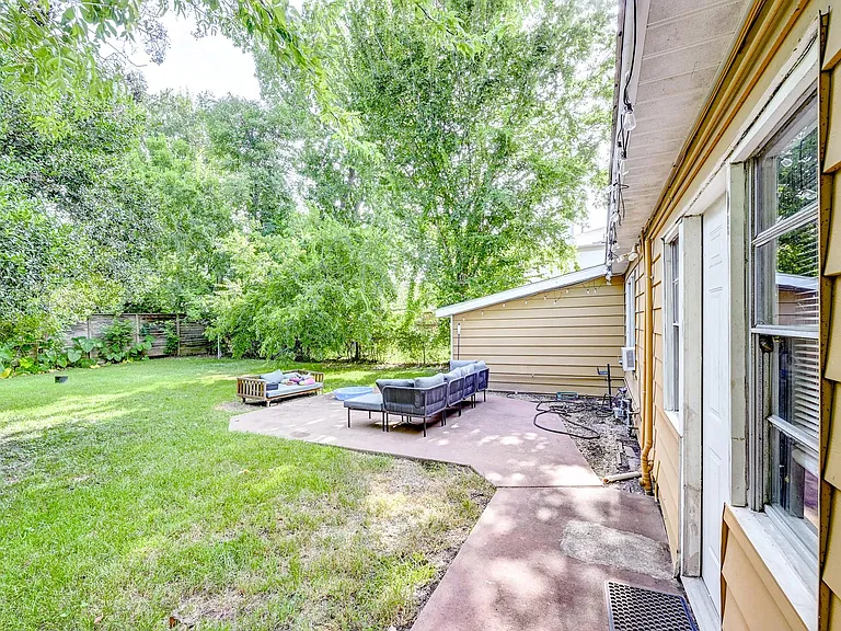4311 Ione St — Photo 22