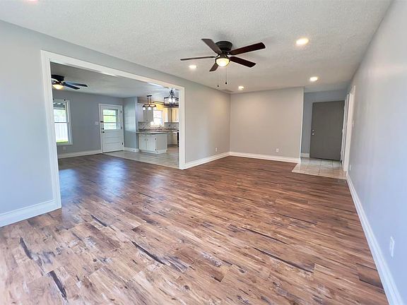 5th image of 2225 Middleground Dr