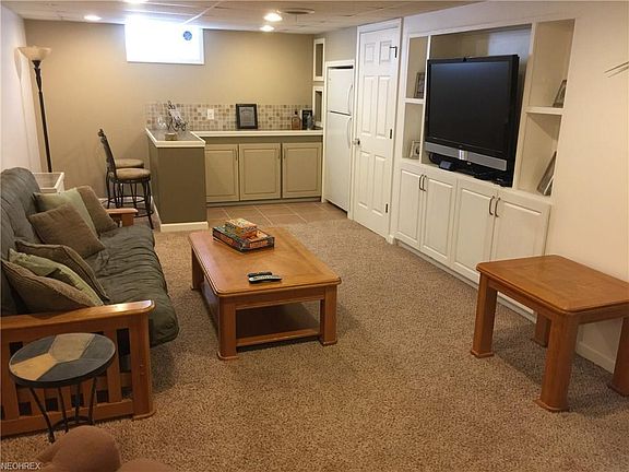 4th image of 1828 Chapel Hill Dr