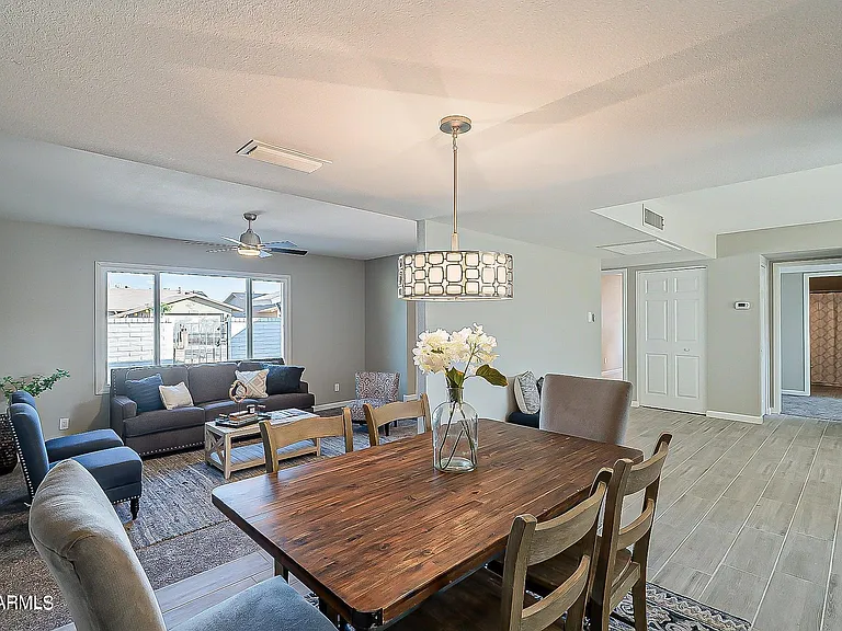 14008 N 52nd Ave — Photo 13