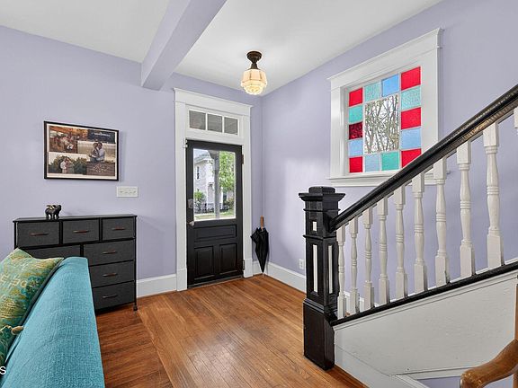 4th image of 218 Pace St