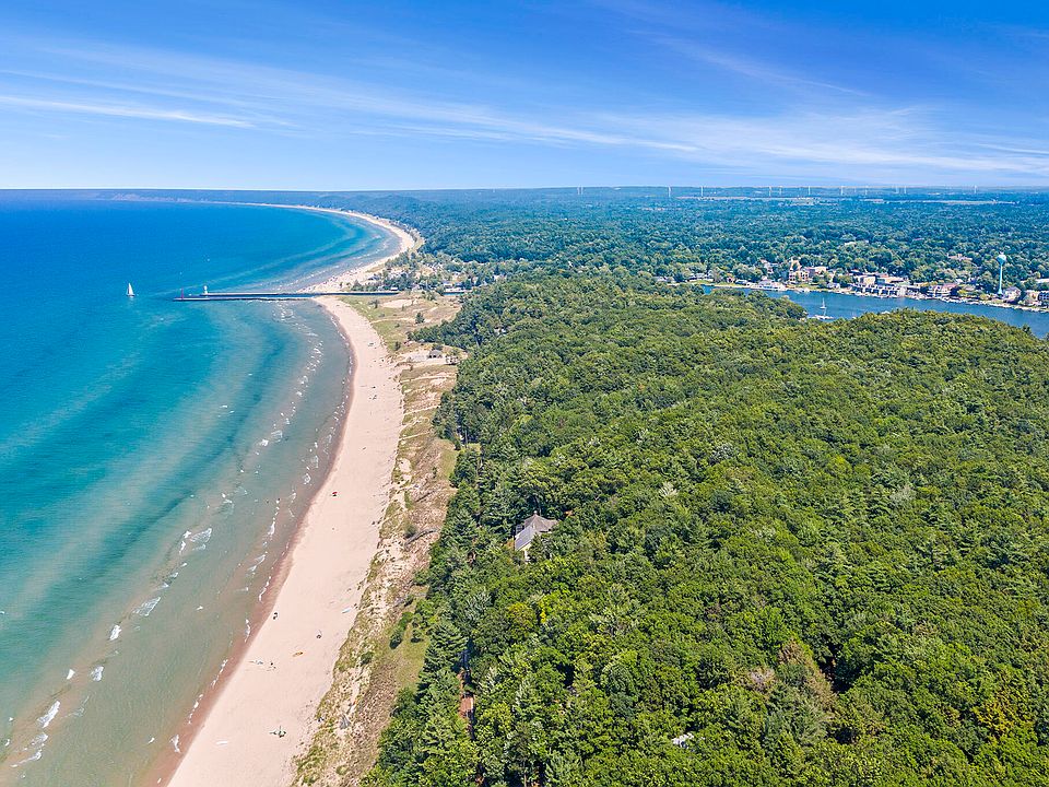 894 S Beach St, Pentwater, MI 49449 Zillow