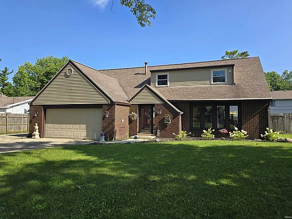2nd image of 3008 W Twickingham Dr
