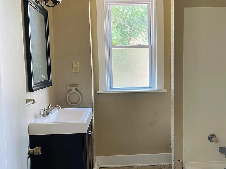 130 Monastery Ave — Photo 2