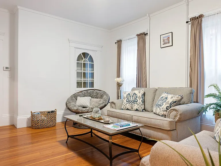 1046 Congress St #1 — Photo 4
