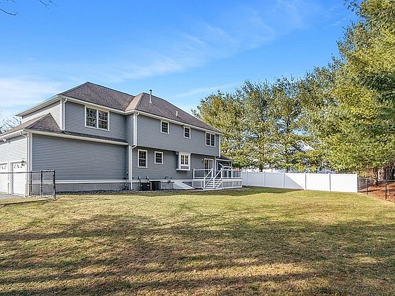 3rd image of 116 Sherwood Dr