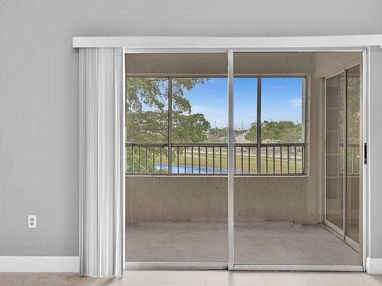 2881 N Oakland Forest Dr #307 — Photo 12