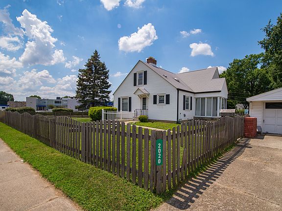 3rd image of 2020 N Lynhurst Dr