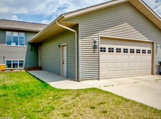 152 Burke Dr, Lincoln, ND 58504