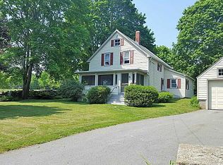 105 Nanaquaket Rd, Tiverton, RI 02878
