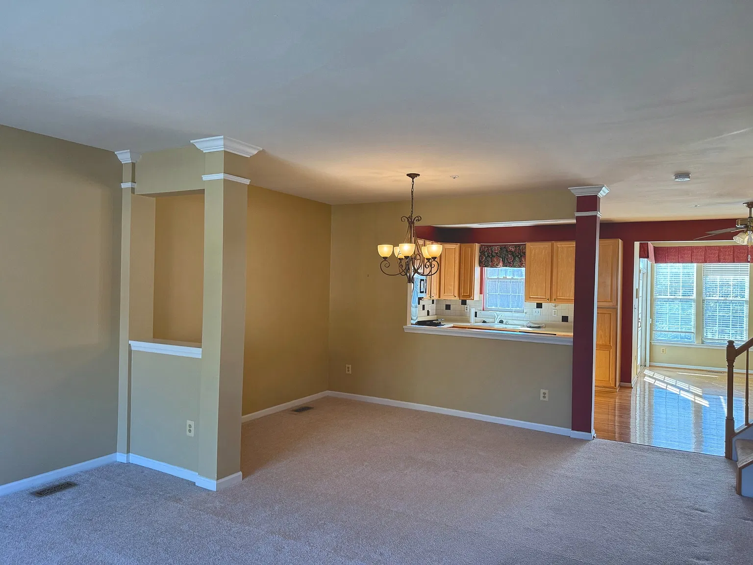 3 bed, 2488 sqft, $3,500 — Photo 4