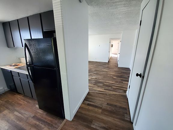 5th image of 536 6th Ave W Unit 2