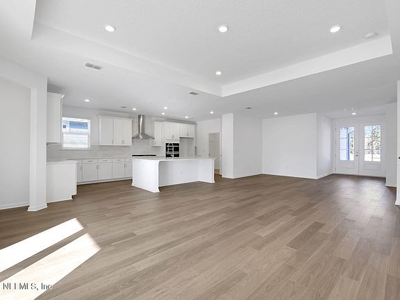 4th image of 2436 JENNINGS FARM Drive