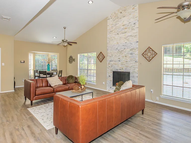1410 Martinsville St — Photo 23