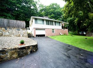 15 Lee Ave, Putnam Valley, NY 10579