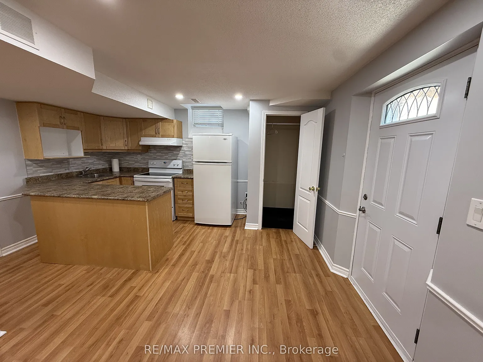 2 bed, $1,650 — Photo 4
